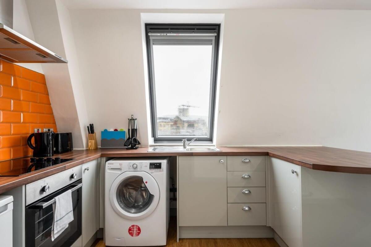 Modern 1 Bed Budget Apartment In Central Halifax Buitenkant foto